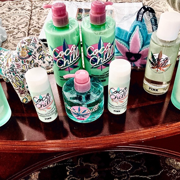 ******SOLD********VS PINK Coco Chill Bath & Body Bundle NWT - Picture 2 of 5